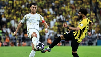 Ronaldo bị bạn thân Benzema làm lu mờ, Al Nassr sớm ‘buông bỏ’ cuộc đua vô địch