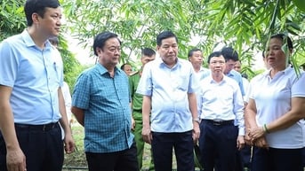 Bộ trưởng “Xích Lô” - Lê Minh Hoan đoạt giải báo chí toàn quốc về "tam nông"