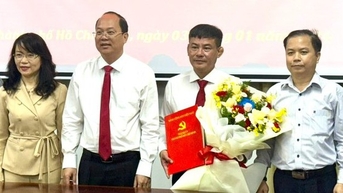 레킴히우 씨가 6구의 상임부서기로 임명되었습니다.