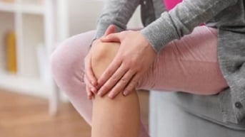 Cách giảm đau nhức xương khớp khi trời trở lạnh