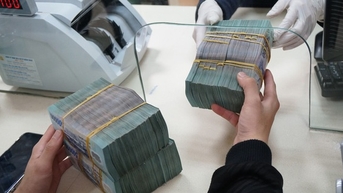 Gần 15.000 doanh nghiệp 'bỏ cuộc chơi' mỗi tháng