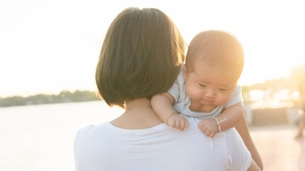 5 lợi ích của ánh nắng mặt trời đối với trẻ