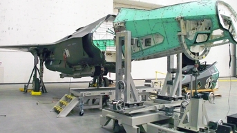 Mỹ ghép 2 nửa tiêm kích "tia chớp" thành máy bay F-35 mới