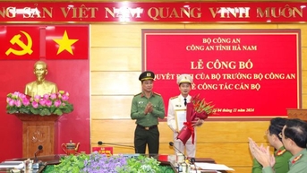  Hà Nam công bố quyết định về công tác cán bộ