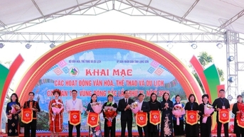 Khai mạc các hoạt động văn hóa, thể thao và du lịch đặc sắc của các dân tộc vùng Đông Bắc