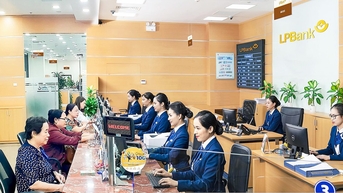 ប្រាក់ចំណេញរបស់ធនាគារធ្លាក់ចុះ