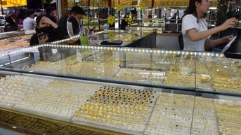 Vàng nhẫn tăng giá kỷ lục, nên mua hay bán lúc này?