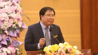 មជ្ឈ​មណ្ឌល​ការពារ​សិទ្ធិ​តន្ត្រី​ប្តឹង​ May Sai Gon, May Lang Thang, Luluola...