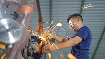 Những chiếc lồng đèn bằng linh kiện