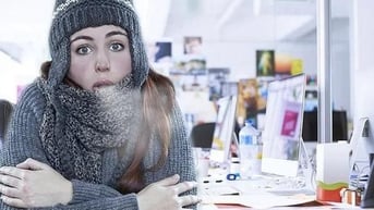 Tay chân tê cóng ngày lạnh, đeo găng tay vẫn lạnh: Đừng chủ quan
