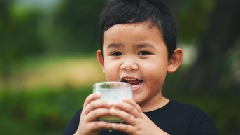 Có nên cho trẻ uống sữa cao năng lượng?