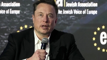 Elon Musk chia sẻ video deepfake giả giọng bà Harris