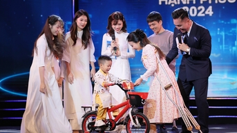 행복한 베트남 2024년과 행복의 순간들
