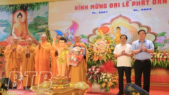 គណៈកម្មាធិការប្រតិបត្តិនៃគណៈសង្ឃវៀតណាមប្រចាំខេត្តបានរៀបចំពិធីបុណ្យចម្រើនព្រះជន្មរបស់ព្រះពុទ្ធនៅឆ្នាំ ២០២៣