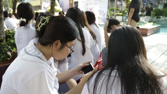 Xin đừng 'thả rông' trẻ cho thế giới ảo