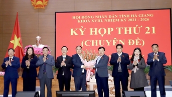 Giám đốc công an tỉnh làm chủ tịch Hà Giang