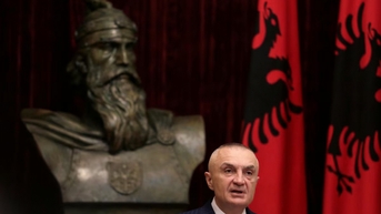 Cựu tổng thống Albania bị bắt giữ vì tội tham nhũng