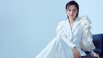 Diện suit chuẩn quý cô công sở thời thượng cho đầu mùa thu năm nay