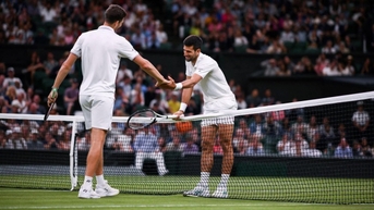 Djokovic thua set đầu tiên ở Wimbledon