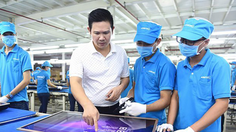 'Shark' Tam Asanzo bị khởi tố; Danh Khôi muốn mua dự án của ông Dũng 'lò vôi'