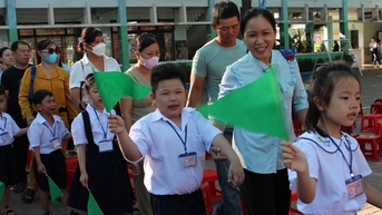 Không gây áp lực, quá tải cho học sinh và giáo viên