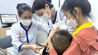 VNVC chủ lực trong chiến dịch tăng tốc độ bao phủ vắc-xin sởi cho trẻ em TP.HCM