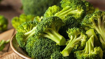 Nghiên cứu phát hiện ăn nhiều rau lá xanh giúp bảo vệ phổi