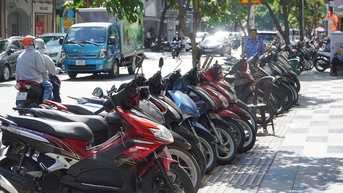 Vướng quy định, TP HCM chưa thể thu phí vỉa hè