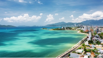 Chạy bộ khỏe cơ thể, du lịch dưỡng tinh thần với Unique Nha Trang H-Marathon 2024