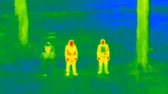 Áo choàng tàng hình ngăn drone phát hiện