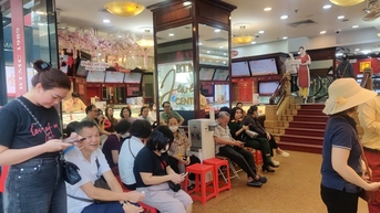 Giá vàng nhẫn tăng cả triệu đồng, người mua vàng nhiều hơn người bán
