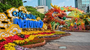 TP.HCM lưu giữ linh vật rồng ở đường hoa Nguyễn Huệ đến hết tháng Giêng