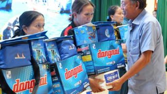 Tặng 200 phần quà cho ngư dân Quảng Ngãi