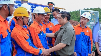 Phải khánh thành đường dây 500kV Quảng Trạch - Phố Nối trong tháng 7