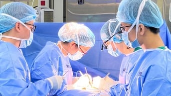 Người đàn ông được phát hiện có 27 hạch cổ, trong đó 15 hạch ác tính