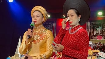Trịnh Kim Chi ngấn lệ dịp giỗ Tổ, góp tiền phụng cúng cho người dân vùng lũ