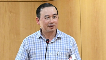 Thương nhân phân phối xăng dầu không được mua bán nhiều nguồn, Bộ Công Thương nói 'không cấm'