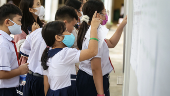 Đừng để việc học trở thành gánh nặng cho trẻ