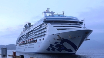 Tàu biển quốc tế CORAL PRINCESS 2.300 khách cập Cảng Cam Ranh