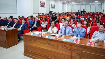 បរិយាកាសអនឡាញពោរពេញដោយធាតុដែលបង្កើតព័ត៌មានក្លែងក្លាយ។