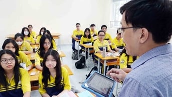 'Nóng' chuyện học ngoại ngữ để sử dụng hay để thi