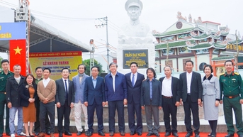 ពិធីសម្ពោធរូបសំណាកលោក Tran Dai Nghia នៅទីក្រុង Da Nang