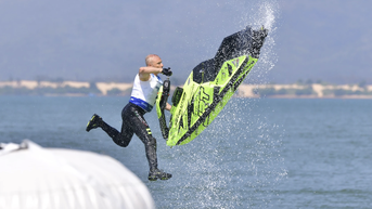 Những pha nhào lộn 'đã mắt' tại giải đua mô tô nước thế giới ở Bình Định