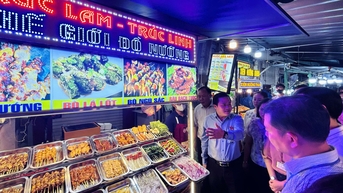 Đa số hộ kinh doanh tại phố ẩm thực Hồ Thị Kỷ tuân thủ vệ sinh an toàn thực phẩm