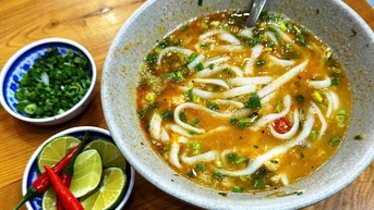Đưa tô bánh canh vỉa hè đi Mỹ