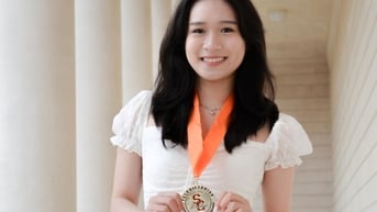 Nữ sinh gốc Việt đạt điểm tuyệt đối Toán AP: 'Em học đến 2-3h'