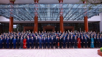 គណៈកម្មាធិការមជ្ឈិមបក្សលើកទី១៣ បានបោះឆ្នោតជ្រើសរើសសមាជិកបន្ថែមនៃការិយាល័យនយោបាយ និងលេខាធិការដ្ឋាន។