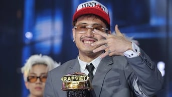 "Rapper 28 tuổi" Hustlang Robber trở thành Quán quân Rap Việt mùa 4