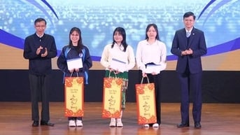 Tôn vinh giá trị dấn thân và lòng biết ơn