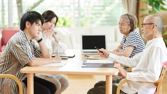 "우리 둘 다 어린애인데, 왜 이렇게 많이 가져가?"